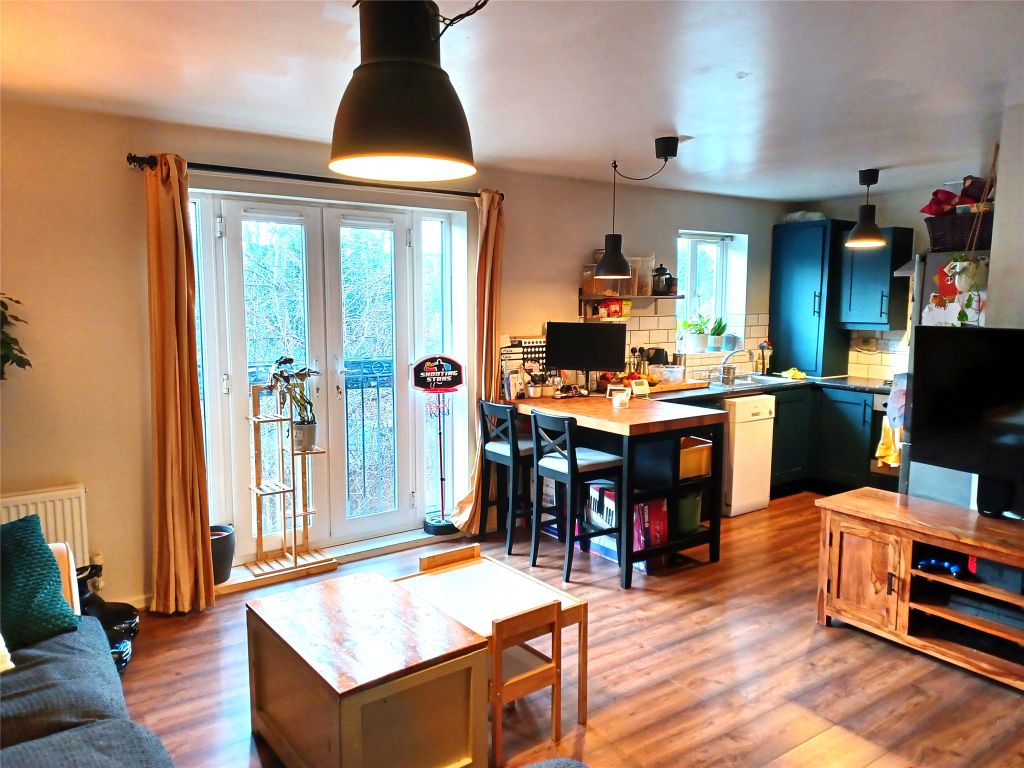 Property photo 2 of 8 Picture No. 15