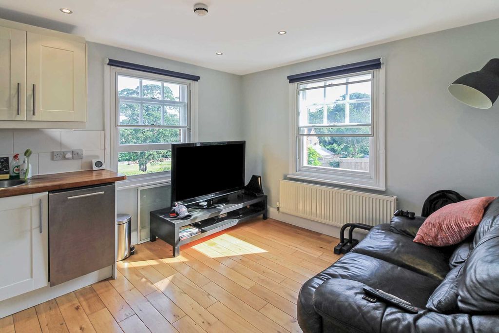 Property photo 2 of 6