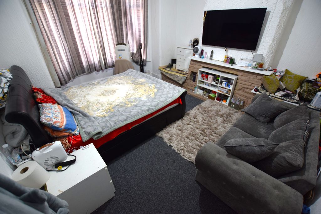 Property photo 2 of 9