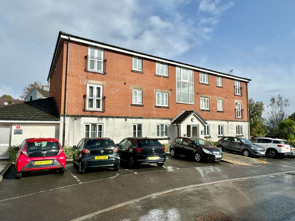 Property photo 1 of 9
