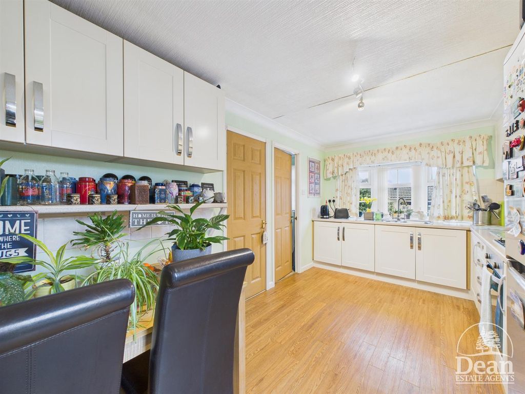 Property photo 3 of 16