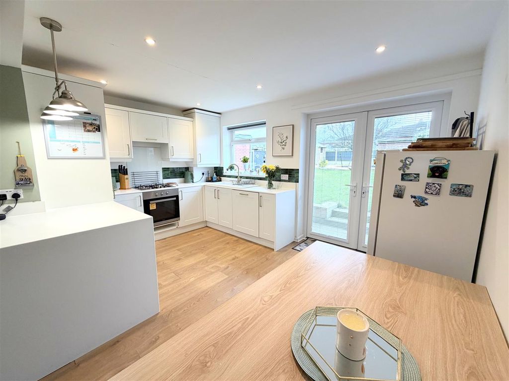 Property photo 2 of 35 Dining Kitchen