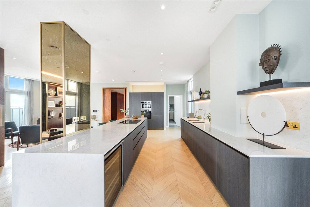 Property photo 2 of 29 Kitchen