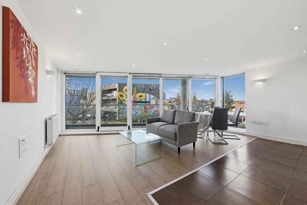 Property photo 3 of 15