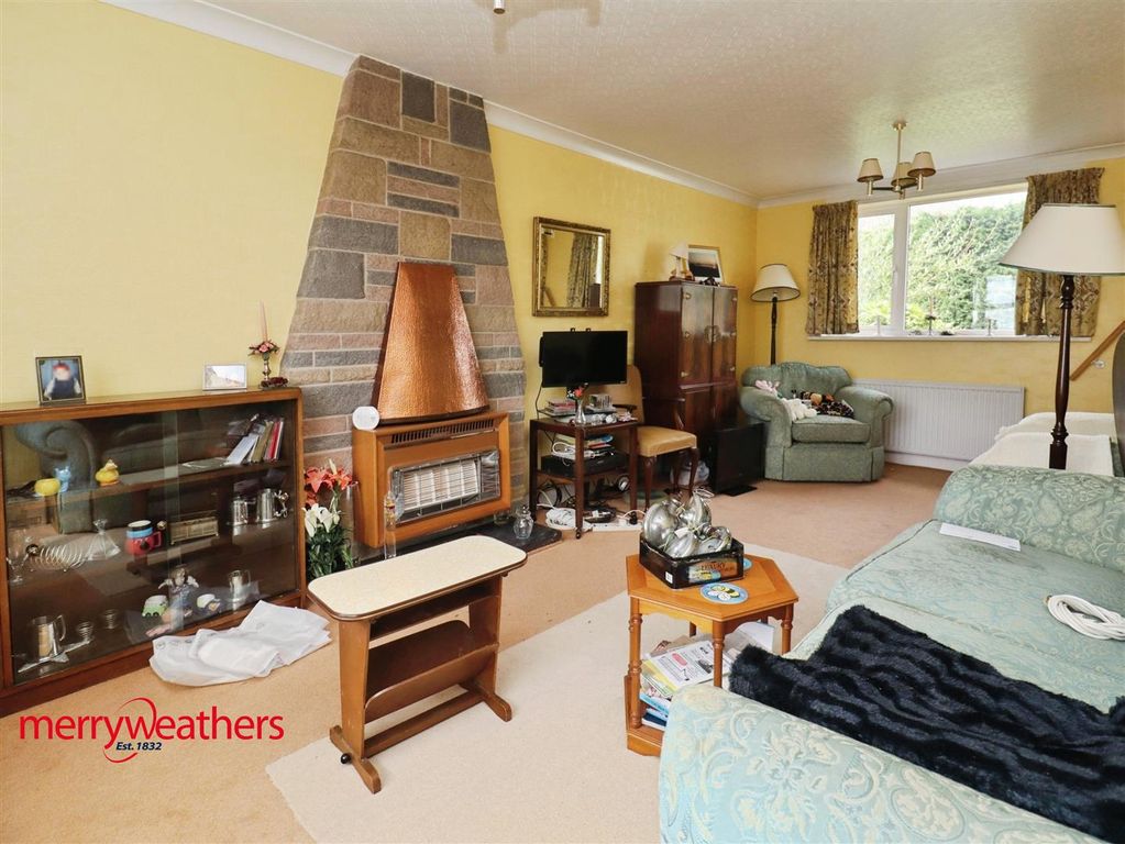 Property photo 3 of 12 Lounge