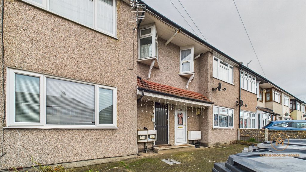 Property photo 1 of 12 Dagenham Rm10