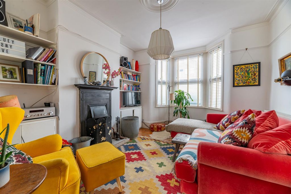 Property photo 2 of 14