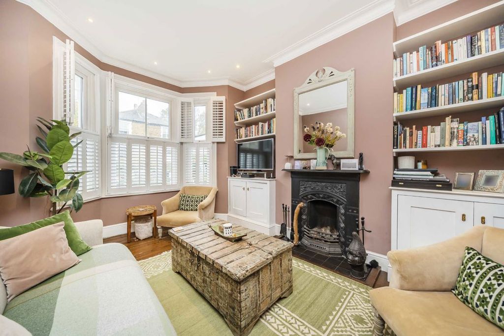 Property photo 2 of 8