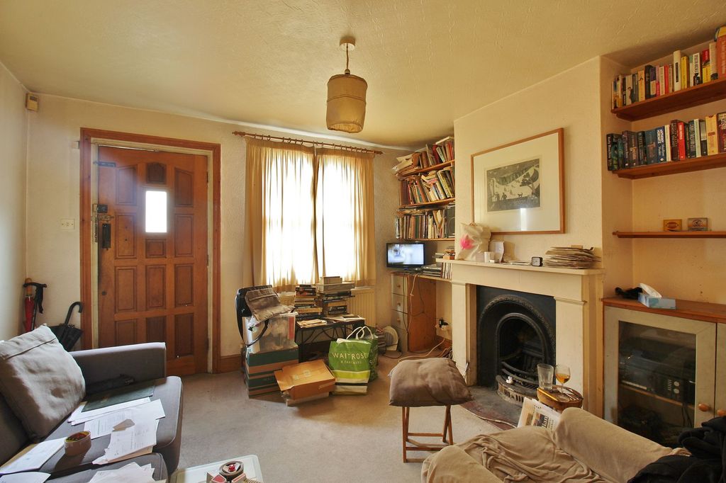 Property photo 2 of 6