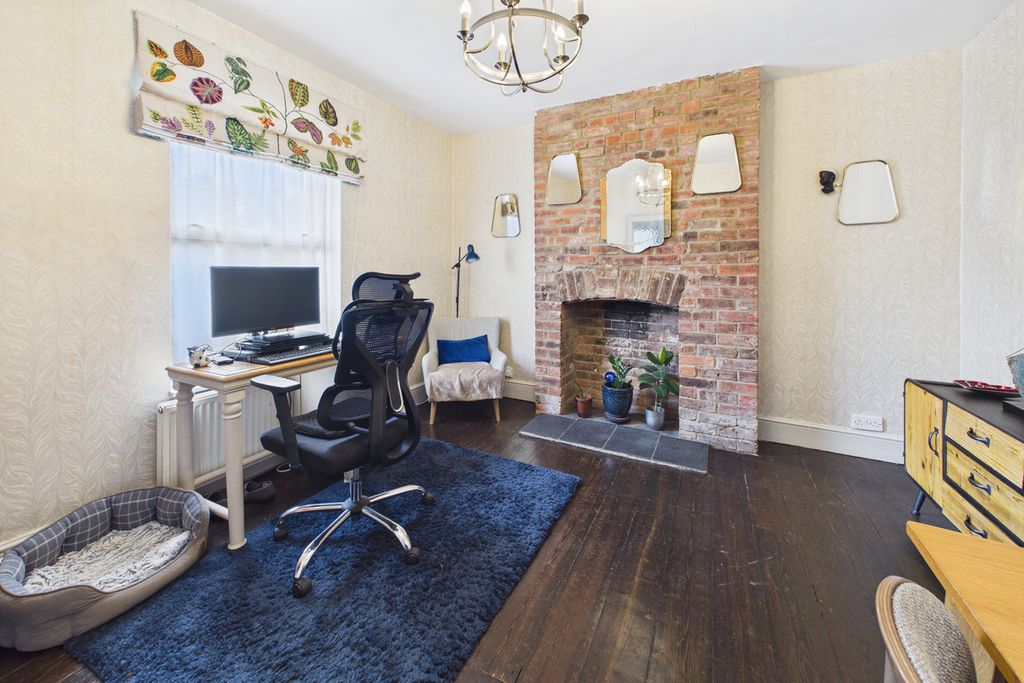 Property photo 3 of 19