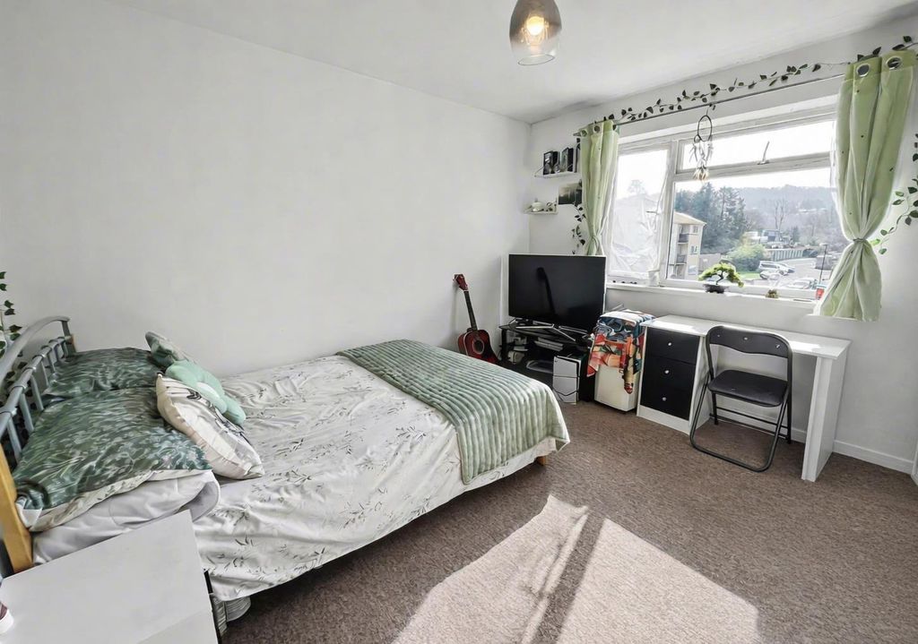 Property photo 3 of 7 Main Bedroom