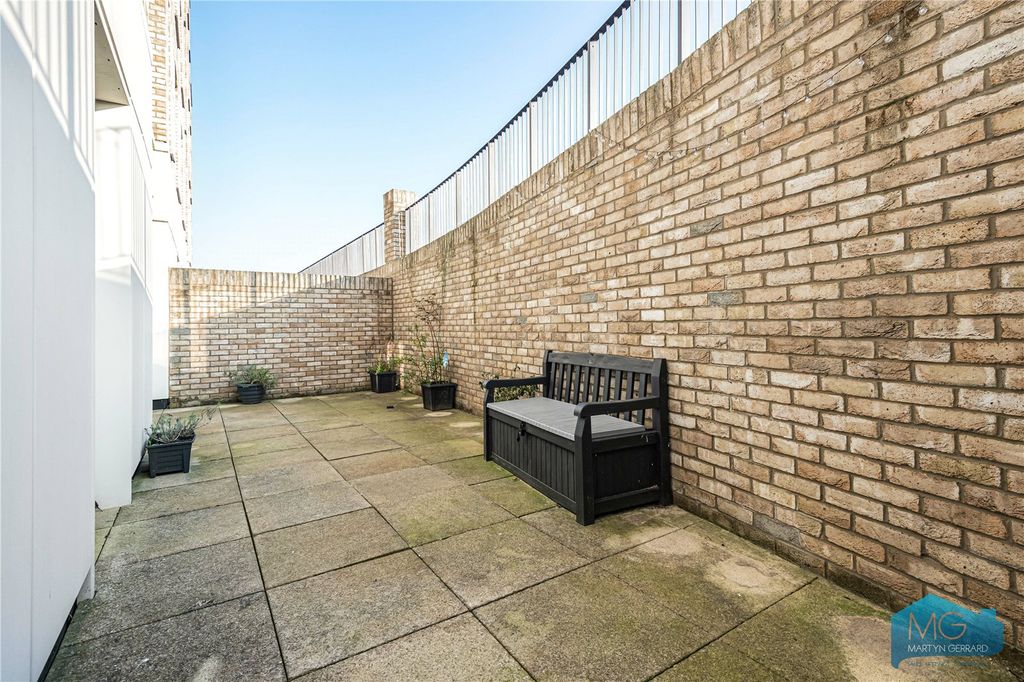 Property photo 2 of 16 Picture No. 10