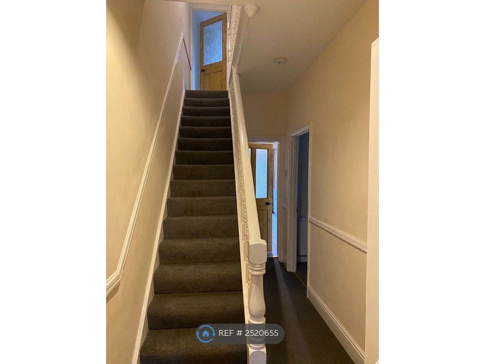 Property photo 2 of 14 Hall