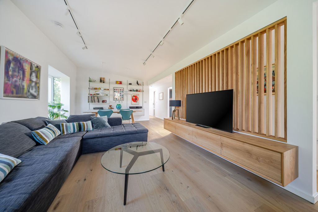 Property photo 3 of 19