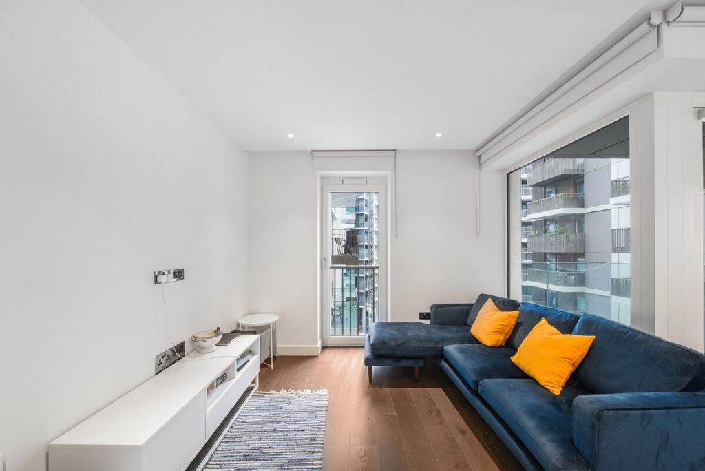 Property photo 2 of 10 Belvedere Row Apa...