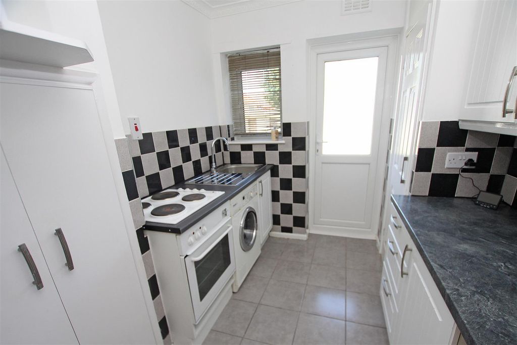 Property photo 2 of 11 Kitchen.Jpg