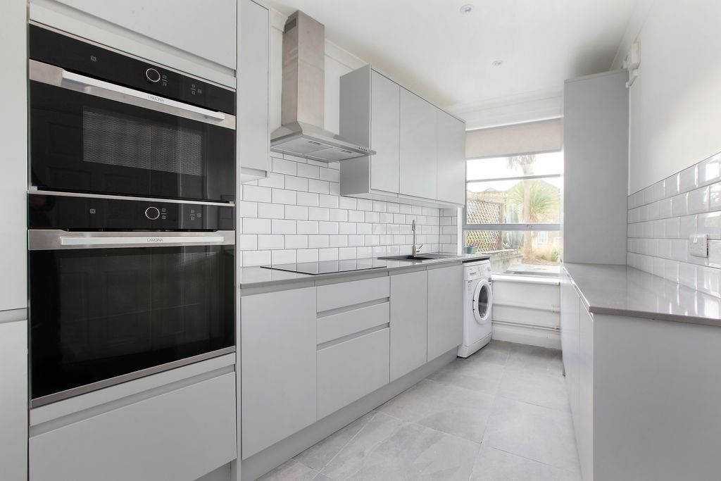 Property photo 2 of 14