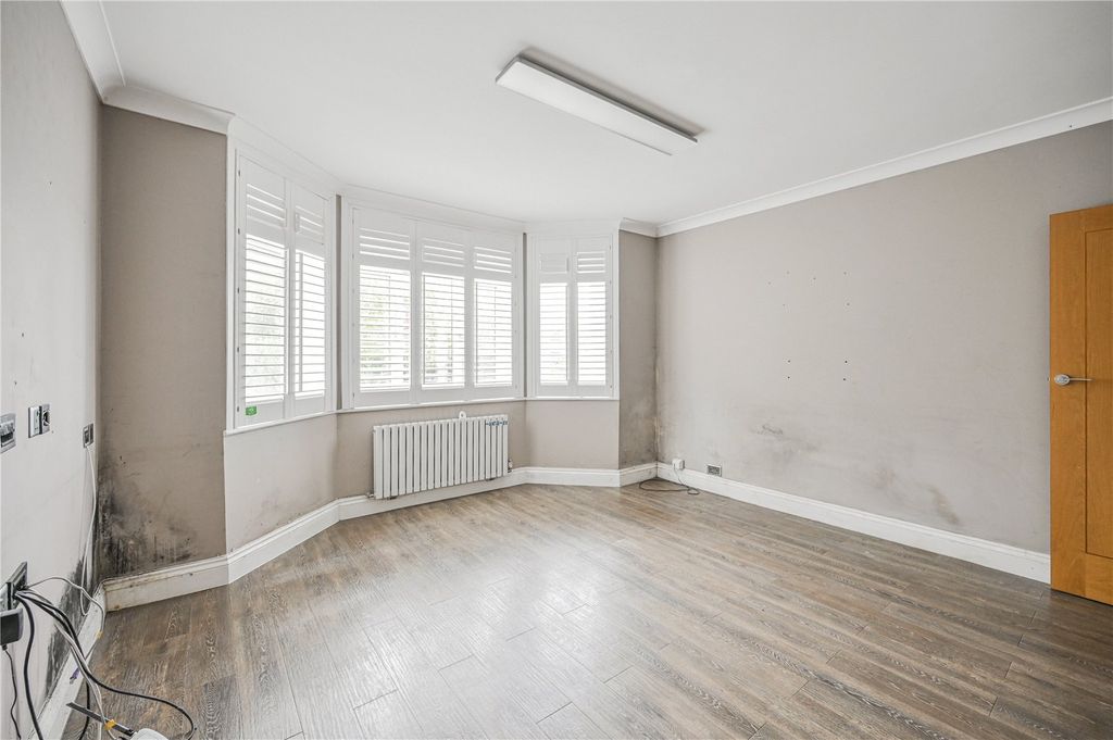 Property photo 3 of 12 Picture No. 10