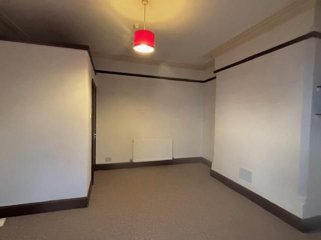 Property photo 3 of 7 Living Area