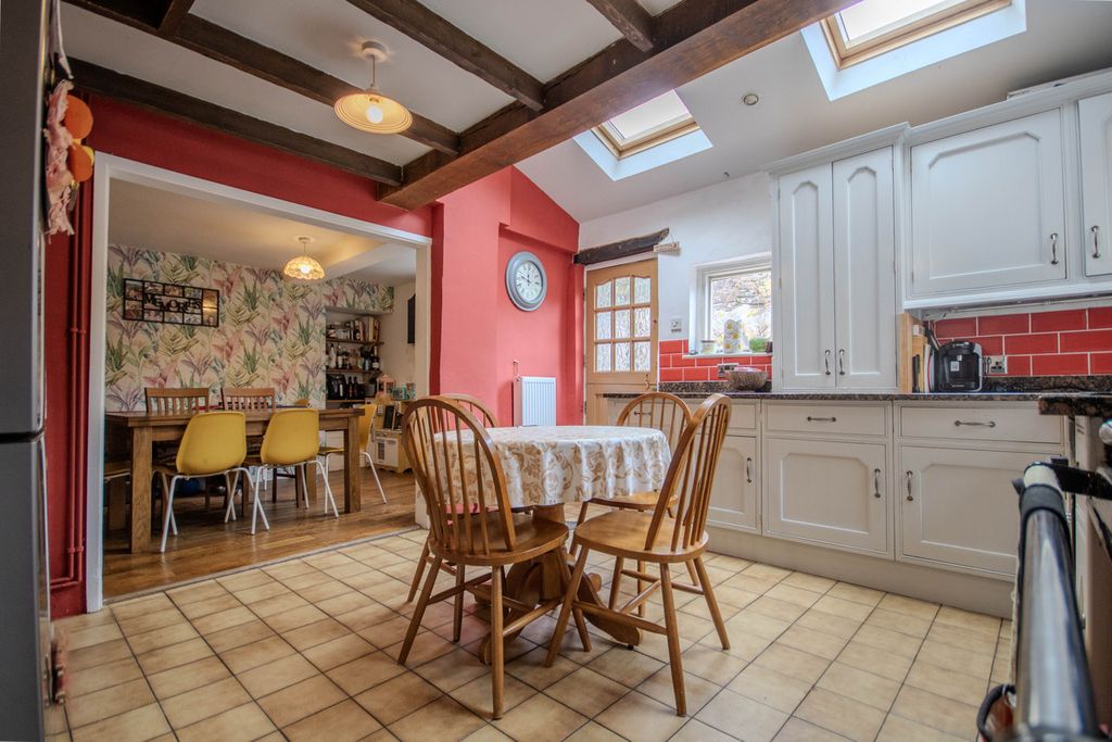 Property photo 3 of 37