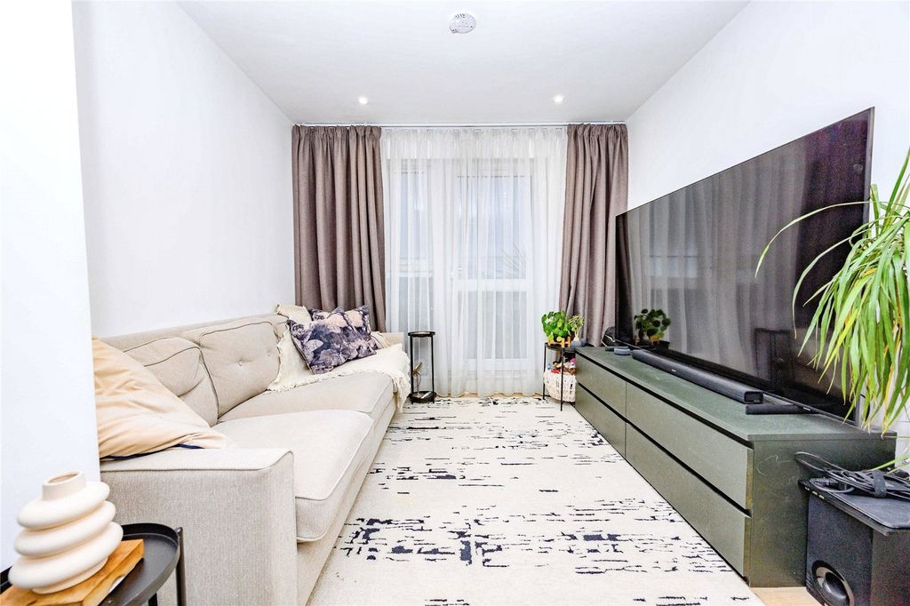 Property photo 3 of 13 Picture No. 02