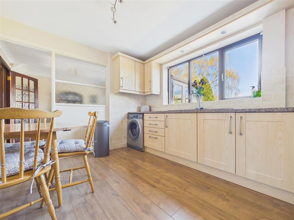 Property photo 3 of 13 Cam01407G0-Pr0153-Still007.Jpg