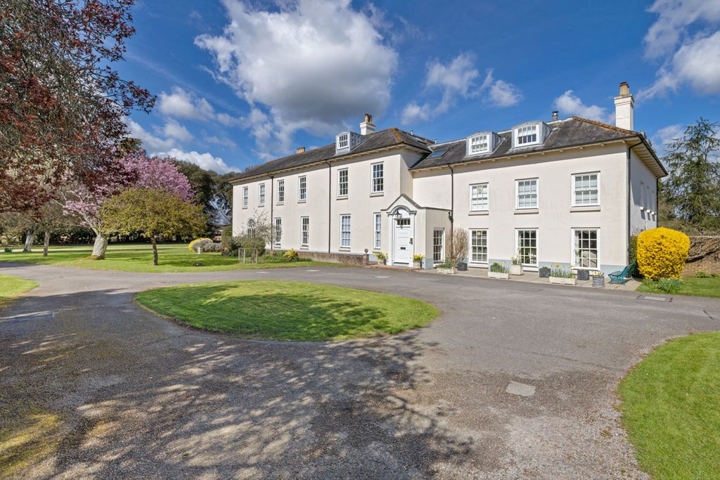 Property photo 1 of 26 Photo 5