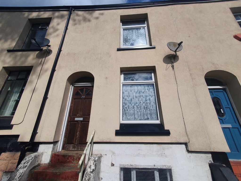 Property photo 1 of 3
