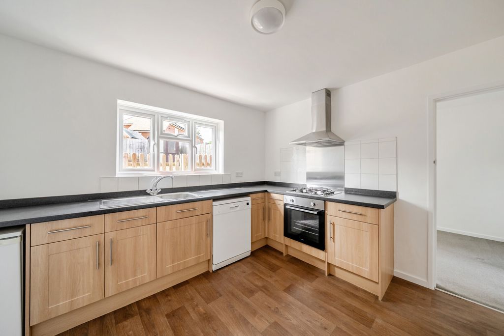 Property photo 2 of 11 1511702-15-1A0344...