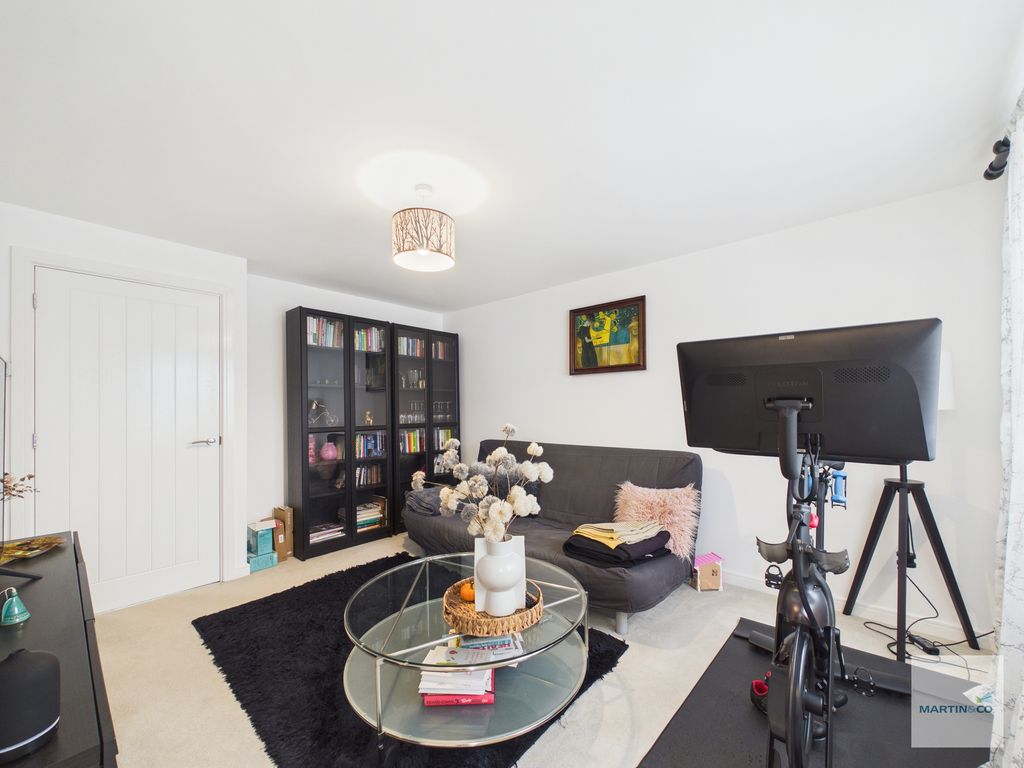 Property photo 3 of 18 Cam03394G0-Pr0457-Still005