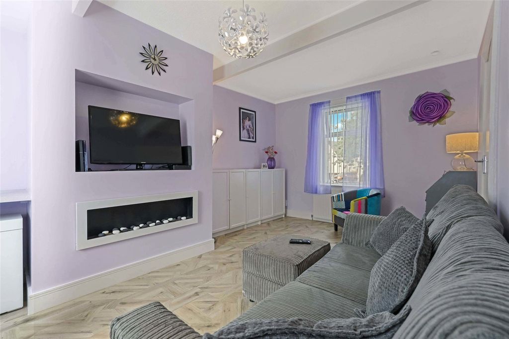 Property photo 2 of 21 Picture No. 01