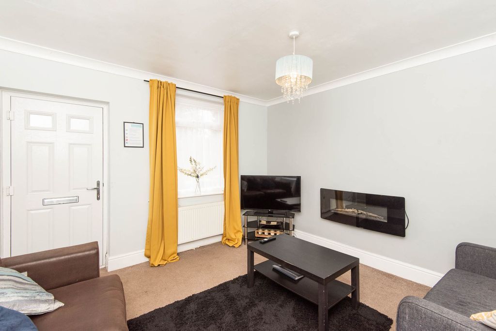 Property photo 2 of 12