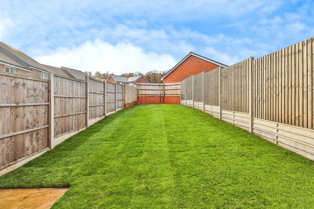 Property photo 2 of 28