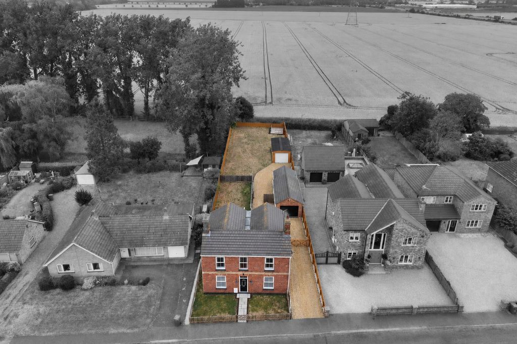 Property photo 2 of 42