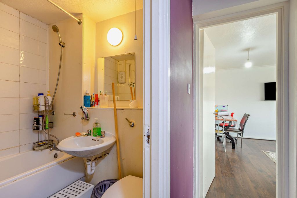 Property photo 3 of 18