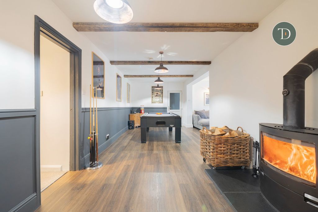 Property photo 2 of 44