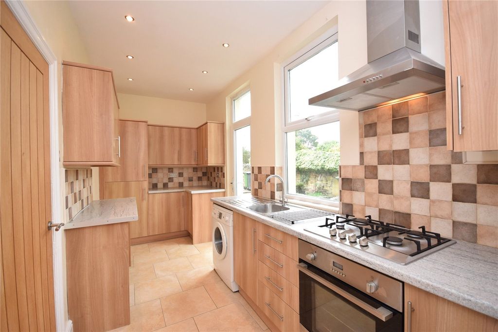 Property photo 3 of 12 Picture No. 11