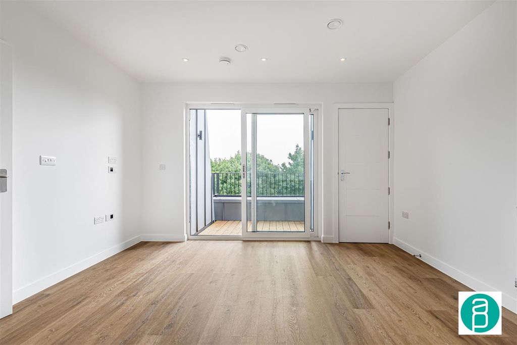 Property photo 2 of 9 Andrew_Purnell-22_Montague_Road__8_.Jpg