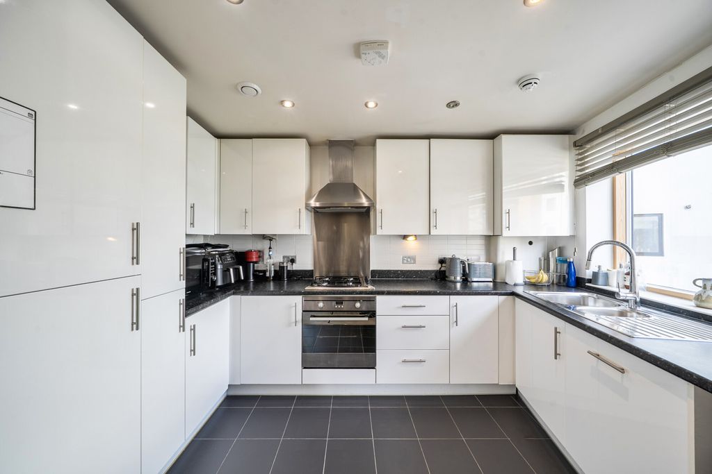 Property photo 2 of 20 1464481-15-6A1ee5...