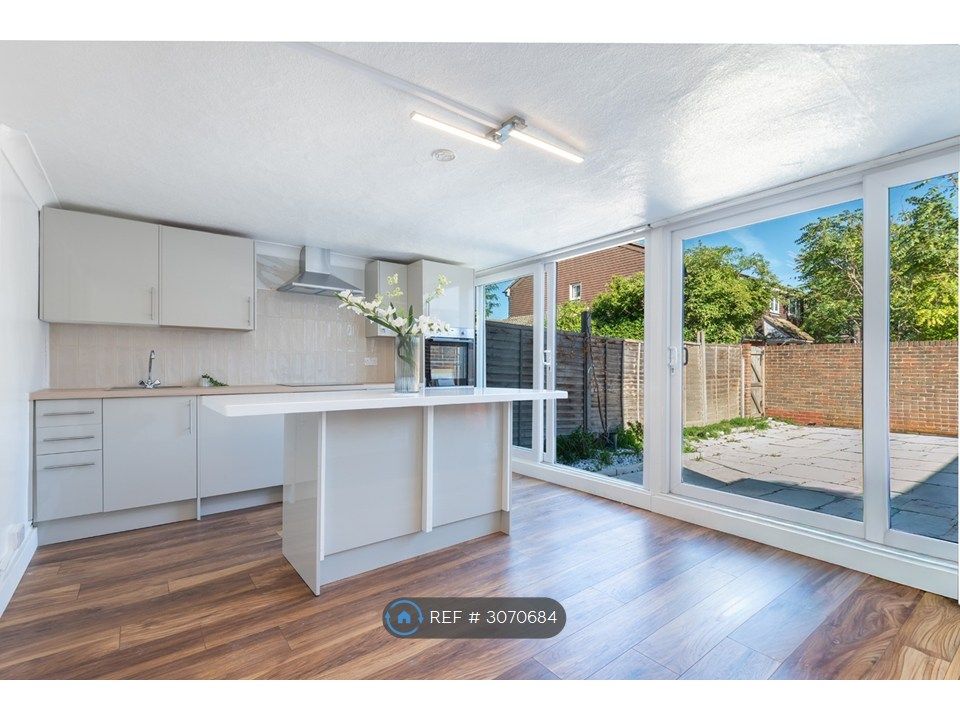 Property photo 1 of 18 Open Plan Kitchen
