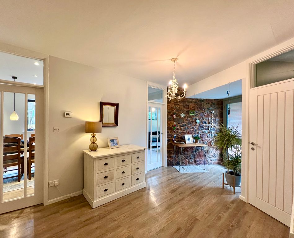 Property photo 2 of 16 Entrance Hall
