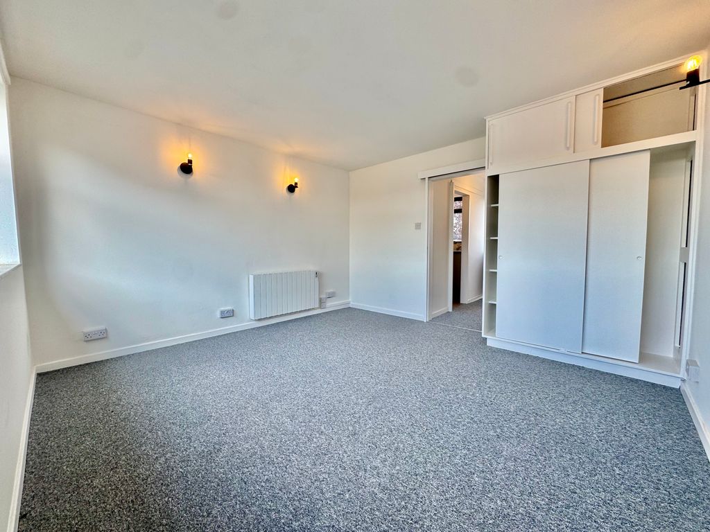 Property photo 3 of 8 Image