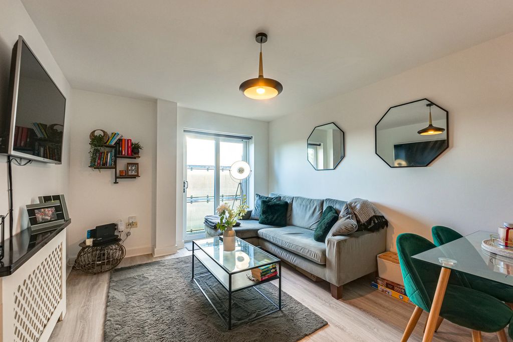 Property photo 3 of 20