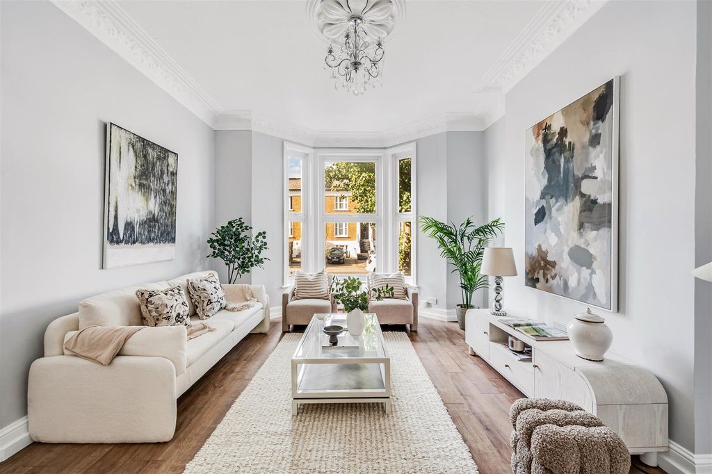 Property photo 2 of 18 Flat 2 - 86 The Grove-2.Jpg