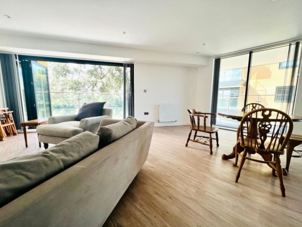 Property photo 2 of 14 3