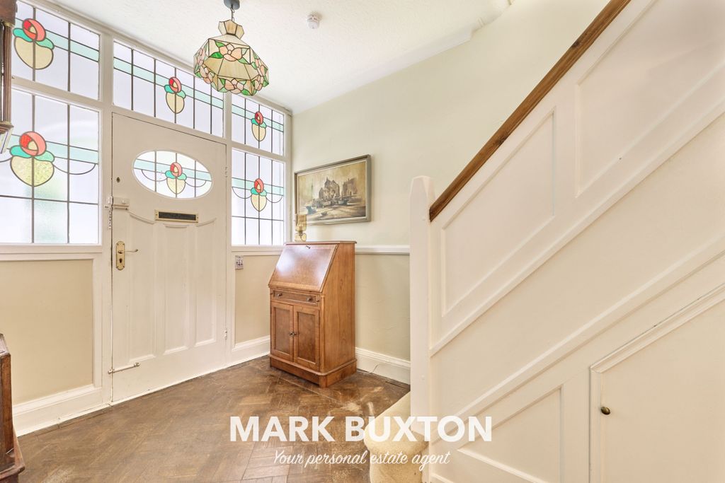 Property photo 2 of 31