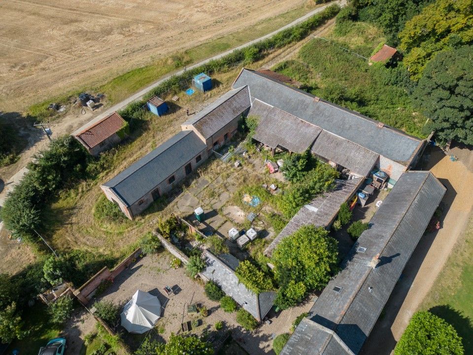 Property photo 2 of 16 Dji_0036