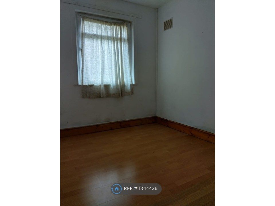 Property photo 3 of 16 Box Room