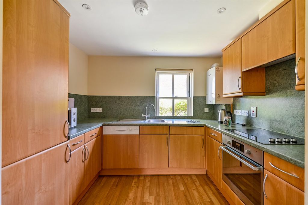 Property photo 2 of 8 Kitchen