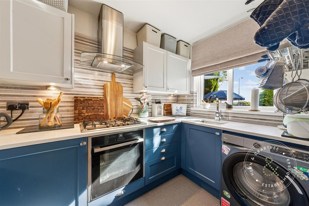 Property photo 3 of 27 Canopus-Close-08.Jpg